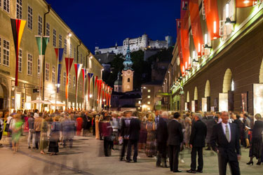 salzburg-night_375x250.jpg